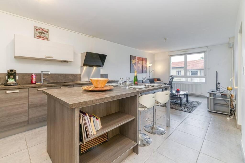 Rhut Bel Appartement-Garage Prive-Balcon-Wifi Fibre מראה חיצוני תמונה