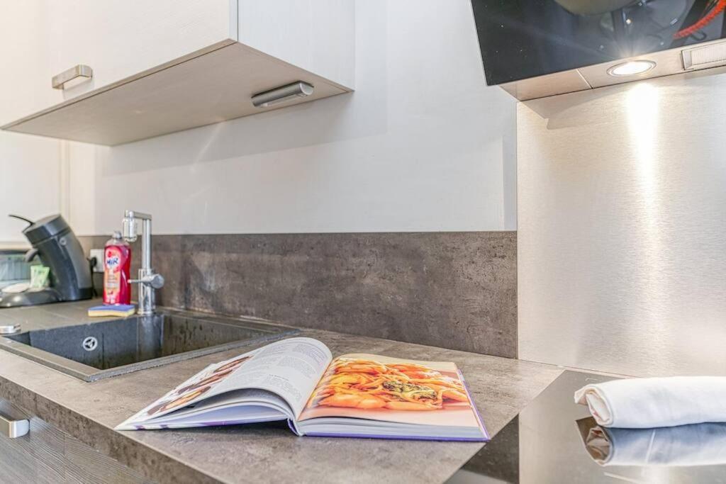 Rhut Bel Appartement-Garage Prive-Balcon-Wifi Fibre מראה חיצוני תמונה
