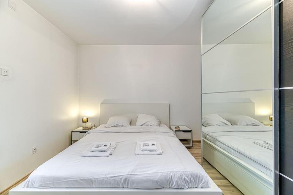 Rhut Bel Appartement-Garage Prive-Balcon-Wifi Fibre מראה חיצוני תמונה