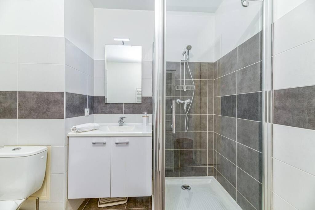 Rhut Bel Appartement-Garage Prive-Balcon-Wifi Fibre מראה חיצוני תמונה